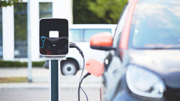 Ibilgailu elektrikoen kargagailua erabiltzeko ordaindu egin beharko dute Aizarnazabalen