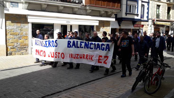 Balenciagako langileek manifestazioa egin dute