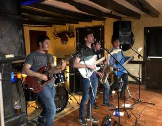 Adiskide gazte elkarteak urteko batzar orokorra egingo du ostiralean