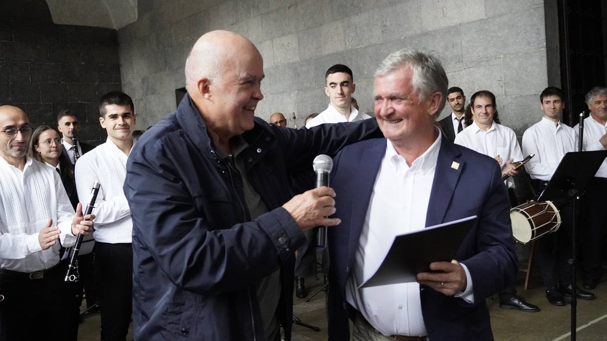 Bere izeneko pieza estreinatuz, omenaldi sentituta jaso du Arenasek
