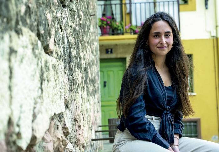 Poesia irakurketa egingo du Sara Uribe-Etxeberriak, bihar liburutegiko ganbaran