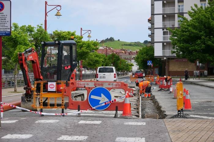 Datozen egunetan egingo dituzten asfaltatze lanek eragina izango dute trafikoan