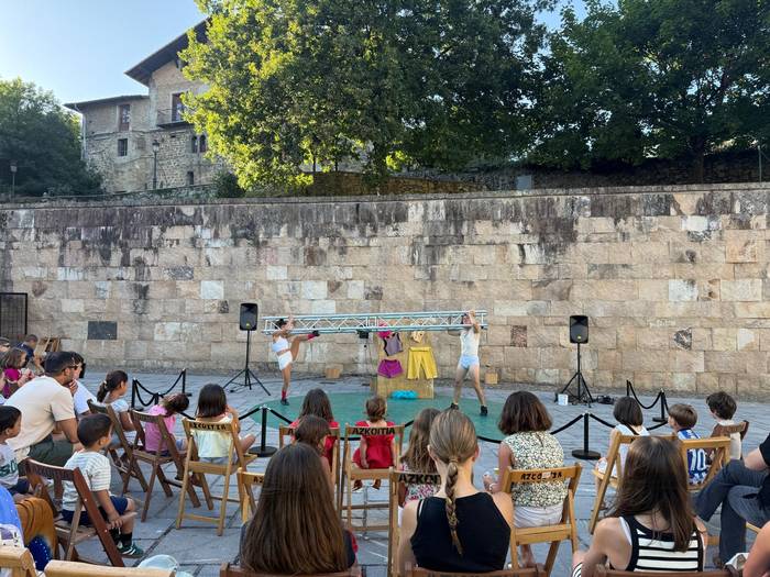 'Tavole' ikuskizunarekin gozatu dute herritarrek