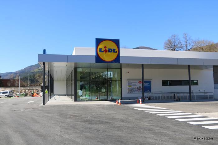 Gipuzkoako LIDL dendetako langile taldea indartzeko eskatu du LAB sindikatuak