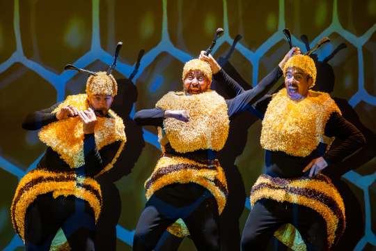 Zehaztuta daude datozen hilabeteetako antzerki eta dantza emanaldiak