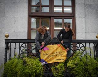 Euskaraldiko txapak soinean jartzeko unea heldu da
