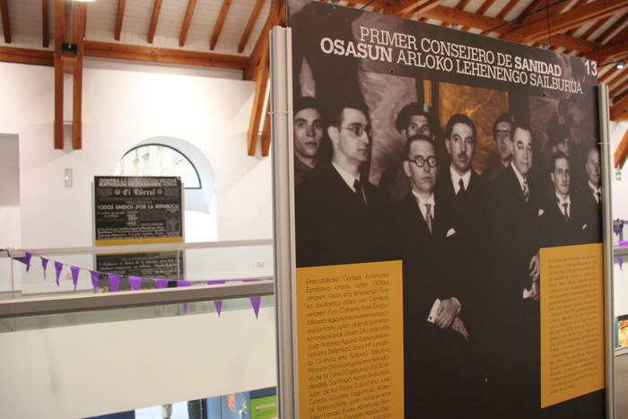 Inauguratu dute Alfredo Espinosaren inguruko erakusketa Zarautzen