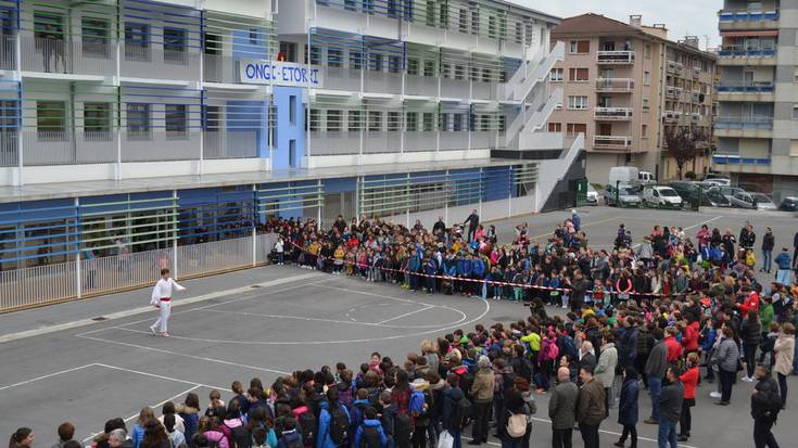 Iraurgi Ikastetxeak zabaldu ditu "habi berriko" ateak