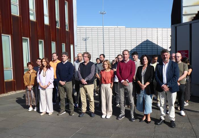 Gipuzkoako Batzar Nagusietako eta Foru Aldundiko ordezkariek ere gaitzetsi dute Zarauzko hilketa