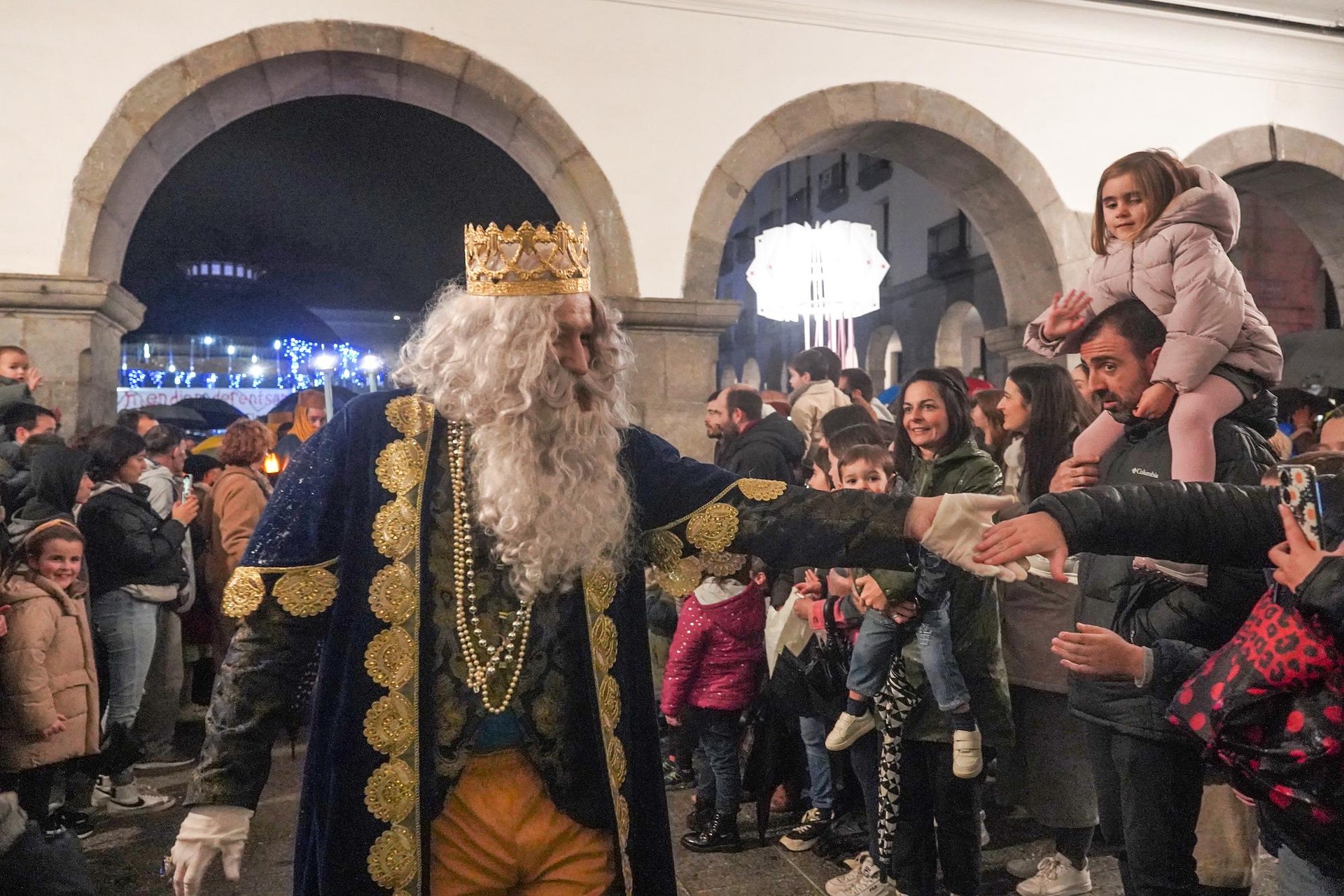 Azpeitira bidean dira Erregeak