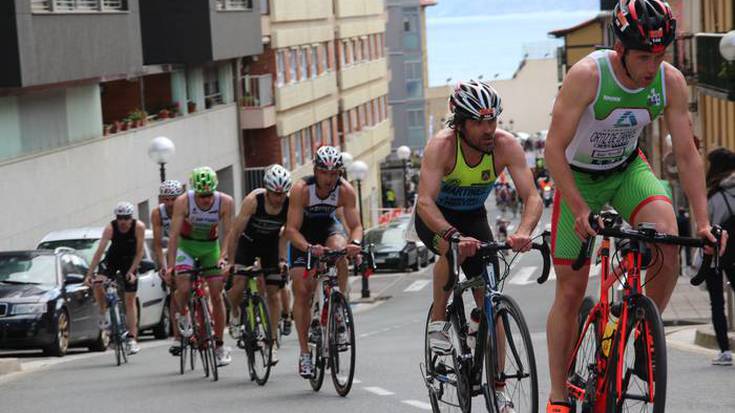 Larunbatean egingo den Getariako triatloiak aldaketak eragingo ditu errepidean