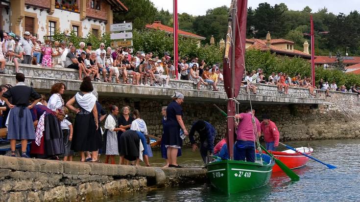 Sardina arranplatik sartu, bentan saldu eta parrillan erreta eskaini die herritarrei Beduolak