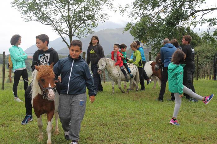 Irudietan: San Lorente auzoan San Lorentzo Eguna ospatu dute gaur