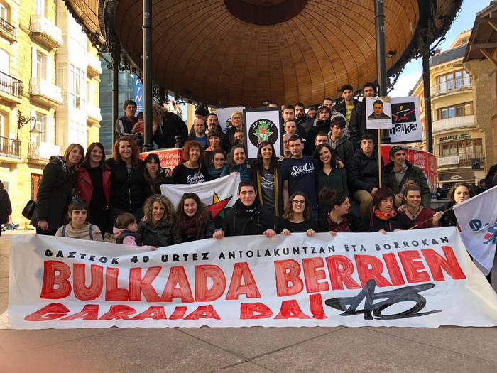 Bulkada Eguna ospatzen ari dira gaur Zarautzen