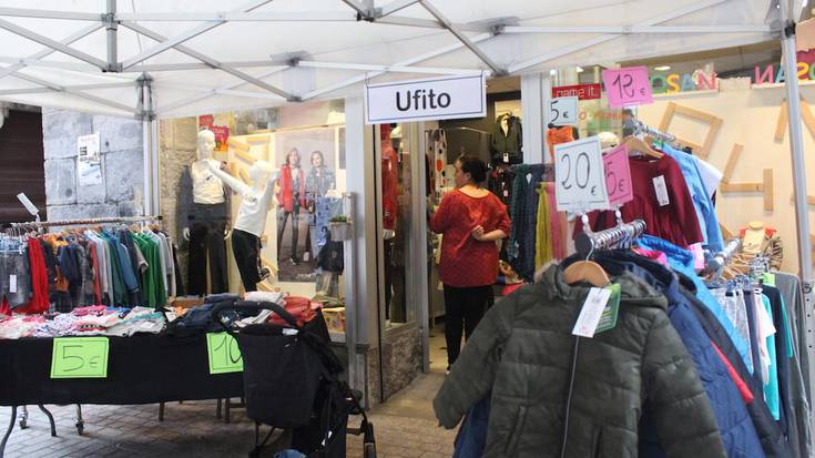 Jendetsuak izan dira Stock Azokaren lehen orduak