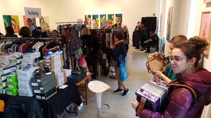 Jende asko stock azokako lehen orduetan