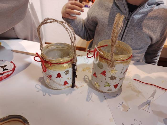 Gabonetako apaingarri jasangarriak sortu dituzte Ekoetxean