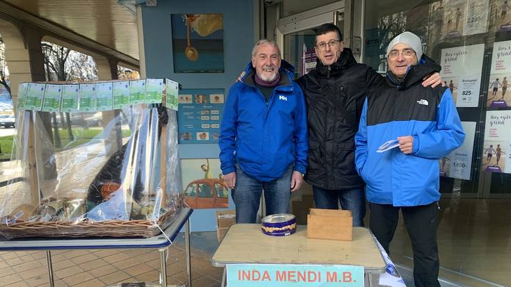 Indamendik zozkatu du Gabonetako otarrea