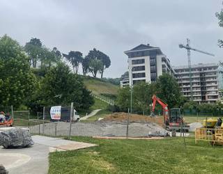 Izarraizko Atea parkeko ur eremu berriko obrak, martxan