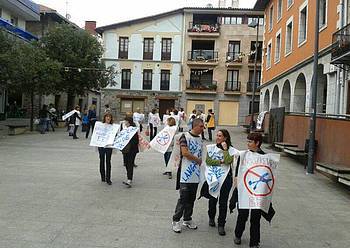 Bainuetxeko langileak Imsersoko arduradunekin bilduko dira gaur, Madrilen