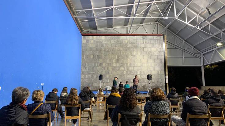 Bertso saioarekin hasi dituzte Txikitasunean Handi asteburuko ekintzak