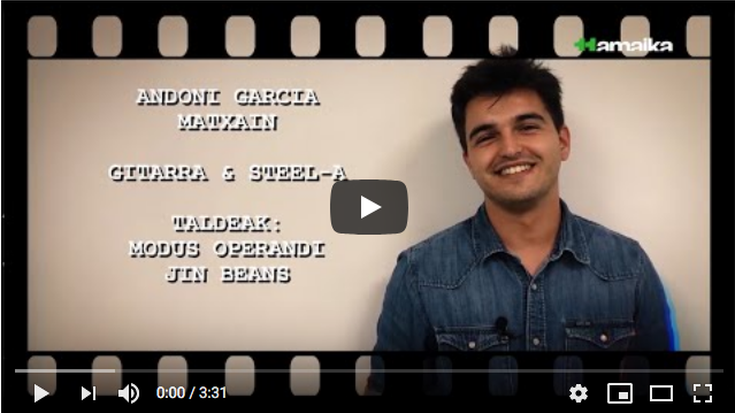 Bideoa: Andoni Garcia Matxain musikaria 'Hitz bitan' erantzuten