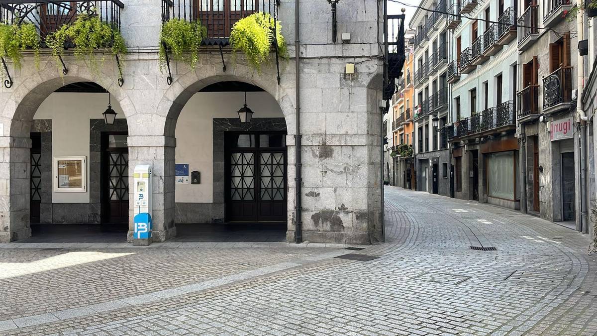 Uztailaren 20ko istiluen harira, adin txikiko herritar bat atxilotu du Ertzaintzak