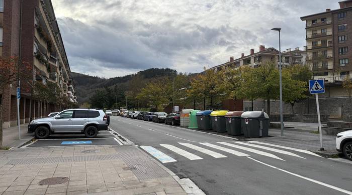 Barrakei lekua egiteko, etzi goizean itxiko dute ibilgailuentzat Trenbidearen Zumardia