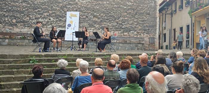 Klarinete doinuekin hasi da Zumaiako Musika Jaialdia