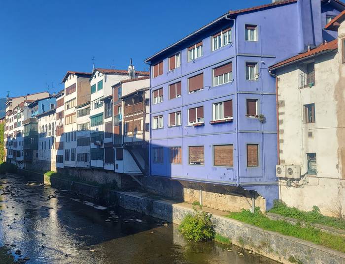 EAJ etxebizitza hutsei %150eko errekargua aplikatzearen aurka dago