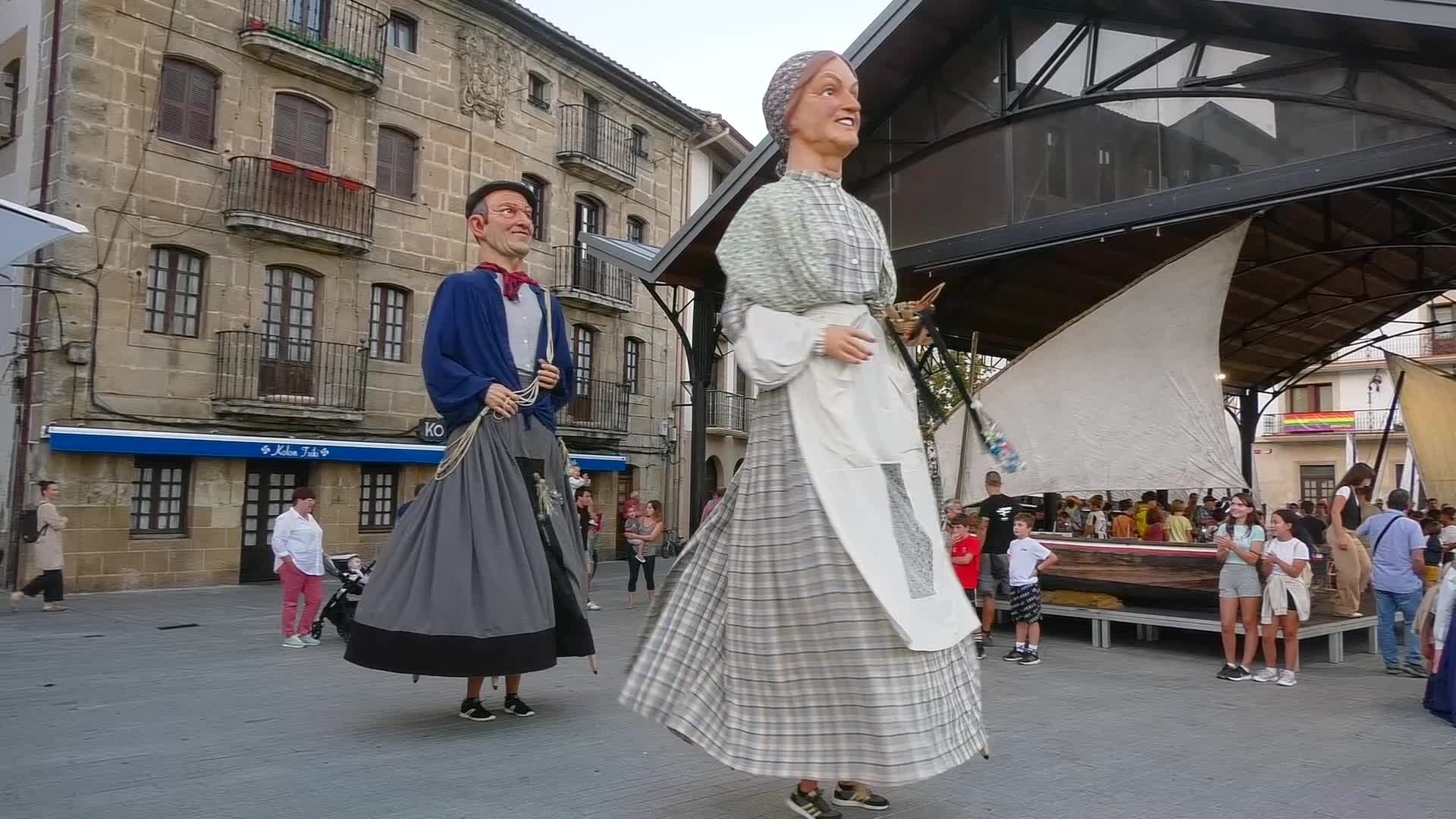 Pello eta Nikolasa erraldoiek festetan egingo dituzten ibilbide zehatzak, ikusgai