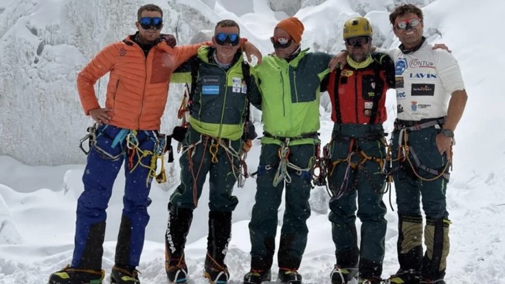 Manaslu, elur eta euri jasa handiek zapuztutako asmoa