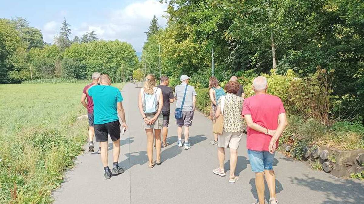 Txorien kantuak eta Agirietako ur-jauzia ezagutzeko parada izan da asteburuan Ekoetxearen eskutik