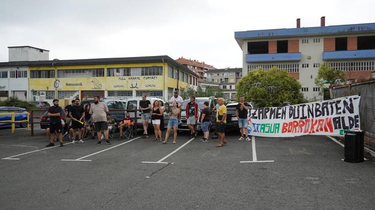 Hirugarren greba eguna dute gaur Zarauzko IATko langileek