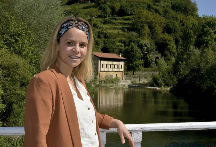 Ane Bereziartua: "Oso gogorra izan daiteke amatasuna, zer esanik ez aurretik halako motxila bat baldin baduzu".