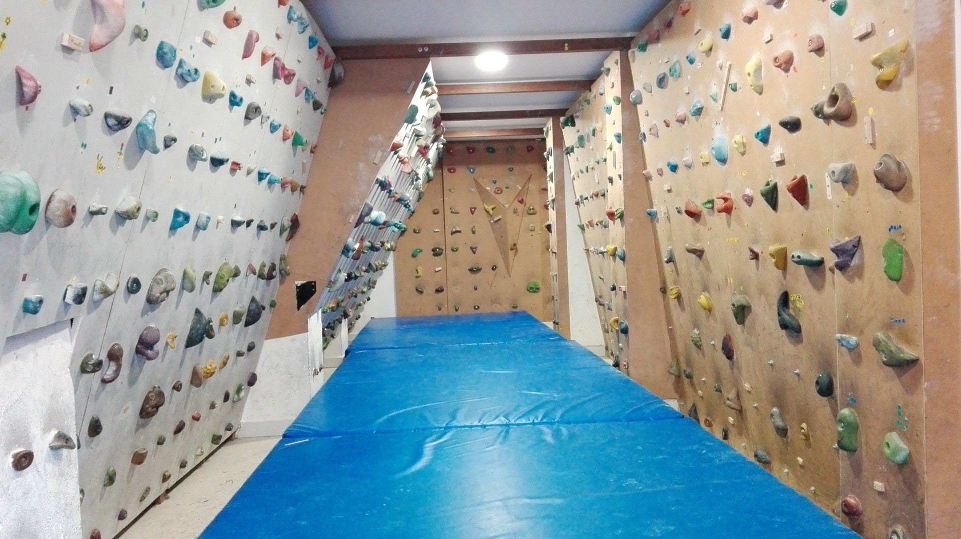 Boulderreko ate irekiak izango dira bihar, igandea