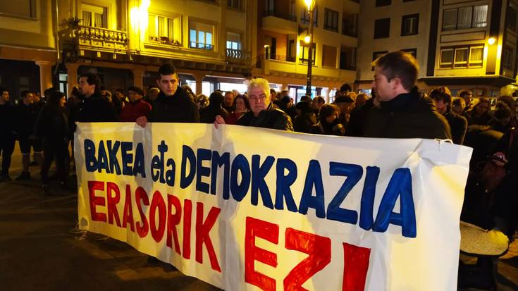 Asteazkeneko atxiloketen harira, manifestazioa deitu dute gaurko
