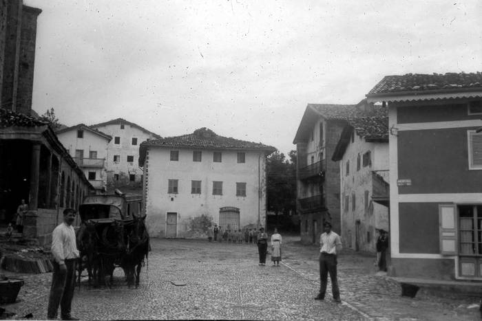 Aiako plaza, 1915. urtean