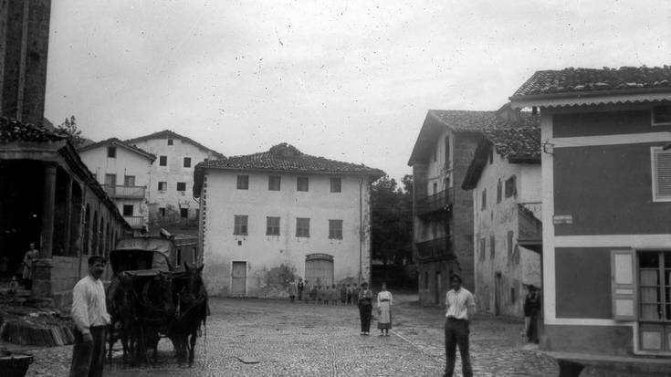 Aiako plaza, 1915. urtean