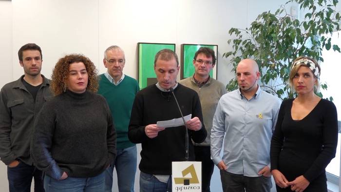 Sorospen zerbitzuaren gaiari lehenbailehen heltzeko eskatu diote aldundiari kostako bost alkatek