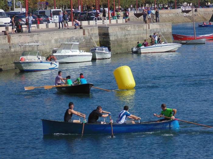 Larunbatean zabalduko dute Olarro Eguneko batel estropadetan izena emateko epea
