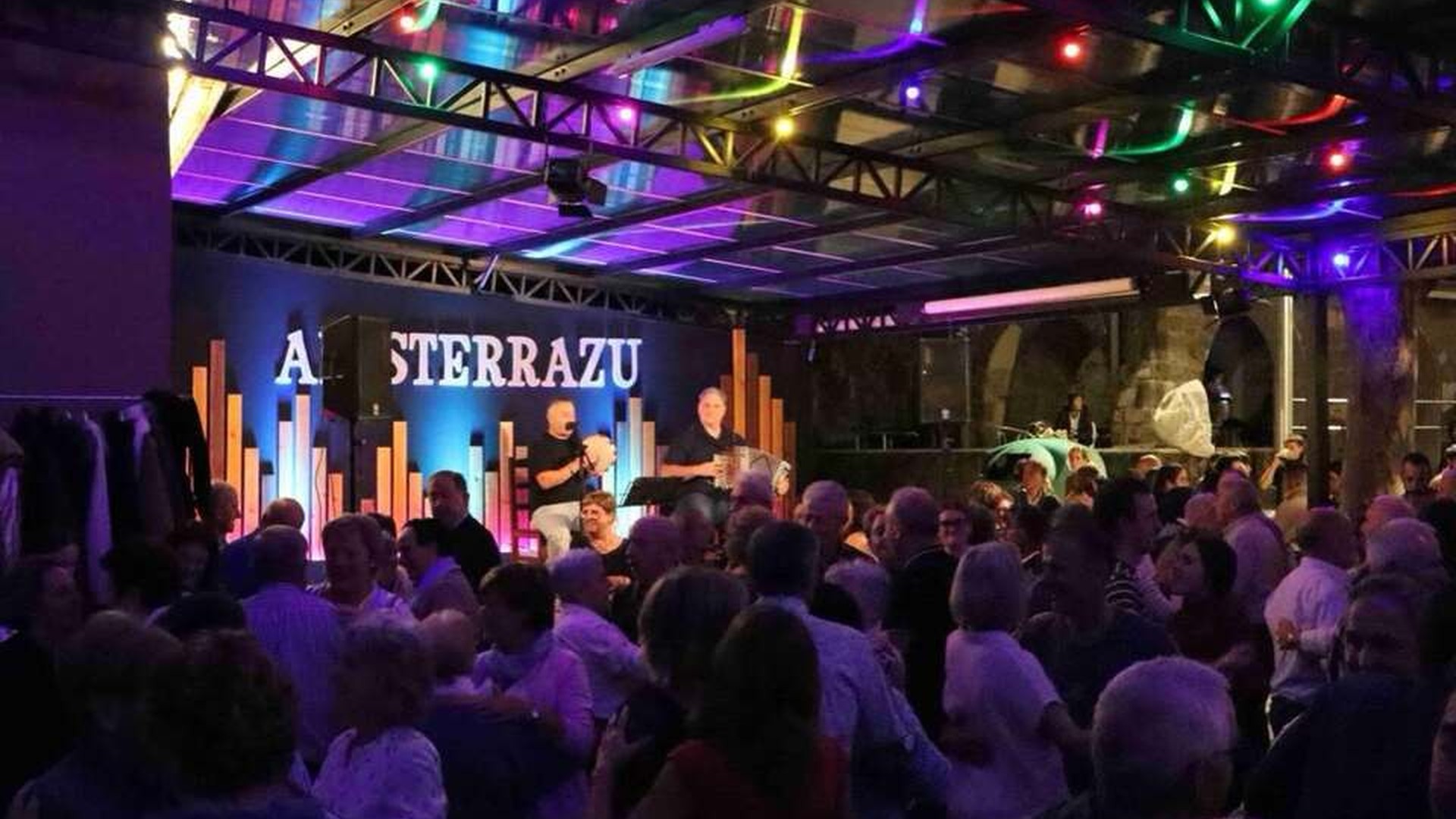 Estalpe eta argiztapen berriarekin hasi dute erromeria denboraldia Aristerrazun