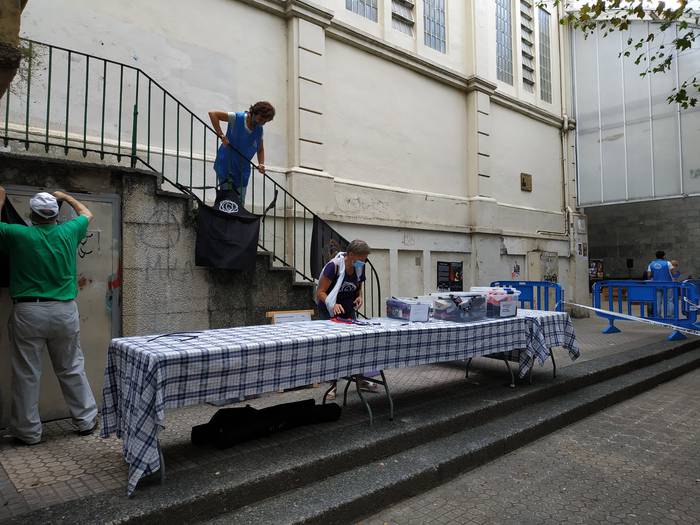 Zarautzen ere bilduko du janaria Zaporeakek, Moriako errefuxiatuei laguntzeko