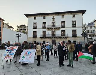 Israelek eta AEBek egindako "genozidioa eta garbiketa etnikoa" salatu dituzte