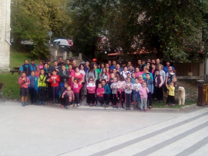 Arroa Bira egin dute 80 bat lagunek Arroabean