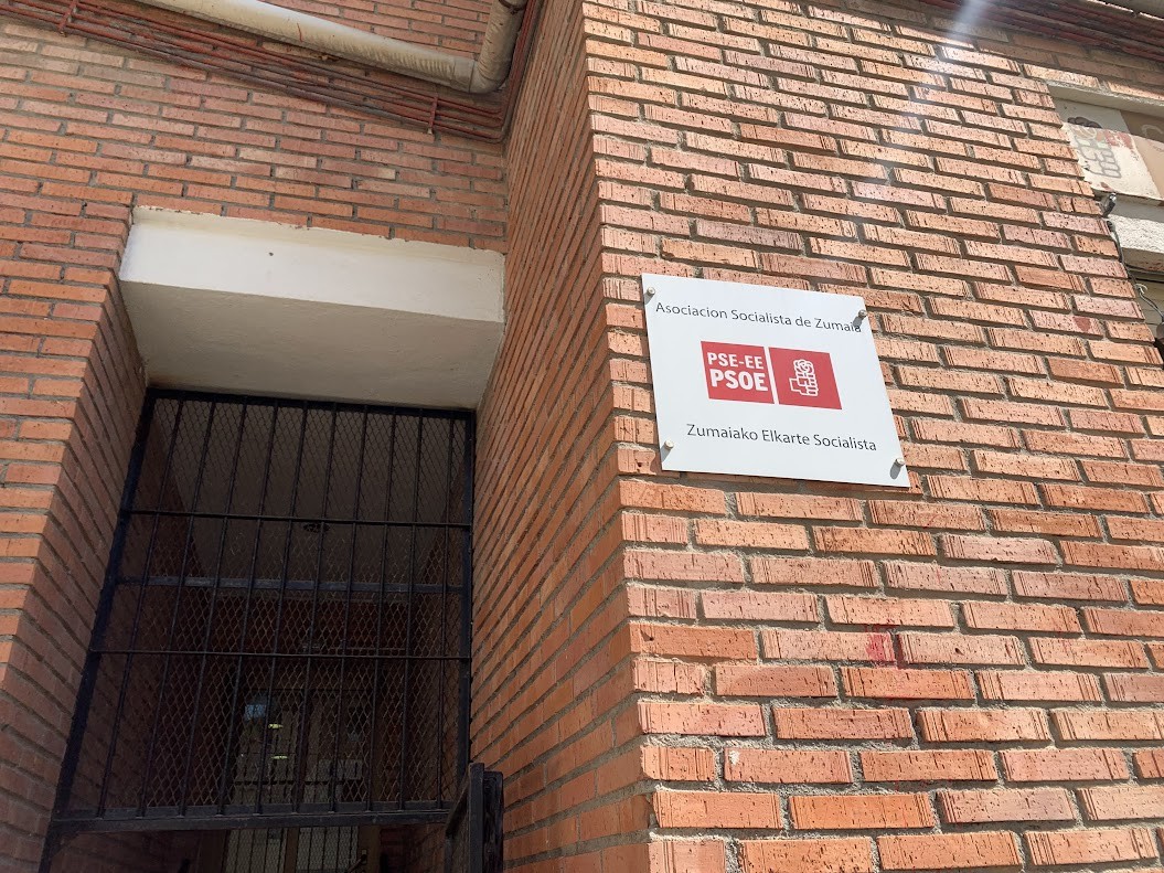 Posta bideko botoak tramitatzeko laguntza eskainiko die Zumaiako PSE-EE-k alderdikideei