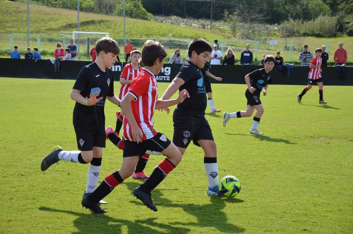 Gaztetxoen futbol txapelketak jokatuko dituzte bihar eta etzi