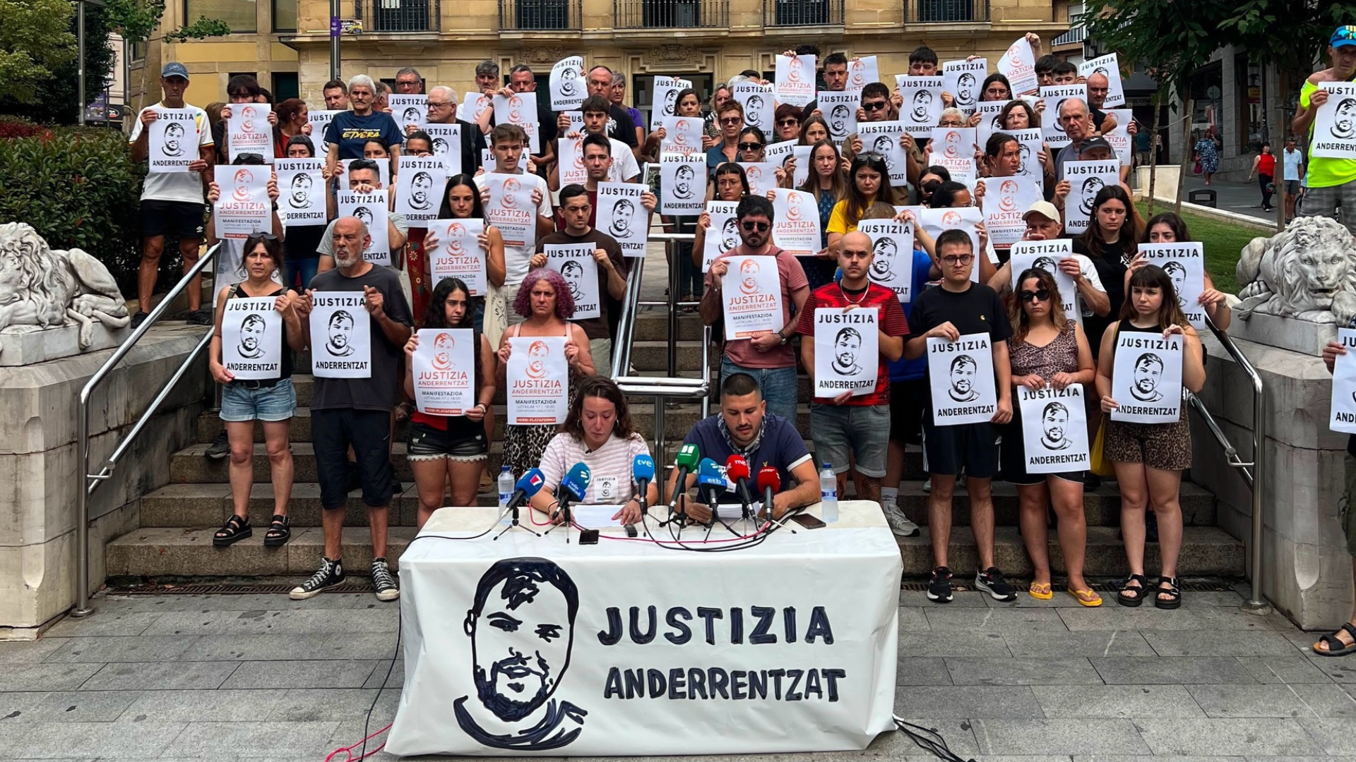 Justizia Anderrentzat eta Palestinarekin Elkartasuna eragileen manifestazioetara elkarrekin joateko kotxeak jarriko dituzte