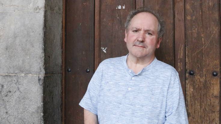 Poesiaren arloko Ermua Hiria litertur lehiaketa irabazi du Juan Ramon Alberdik