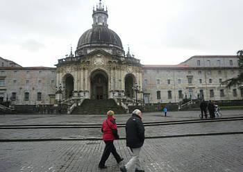 Aita Santua ez da joango Loiolara 2015ean